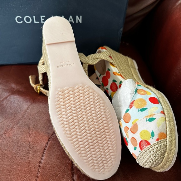 ✨ NIB Cole Haan Citrus Fruit Espadrille Wedge Sandals – Oxford Blue, Size 10.5B - Picture 7 of 11